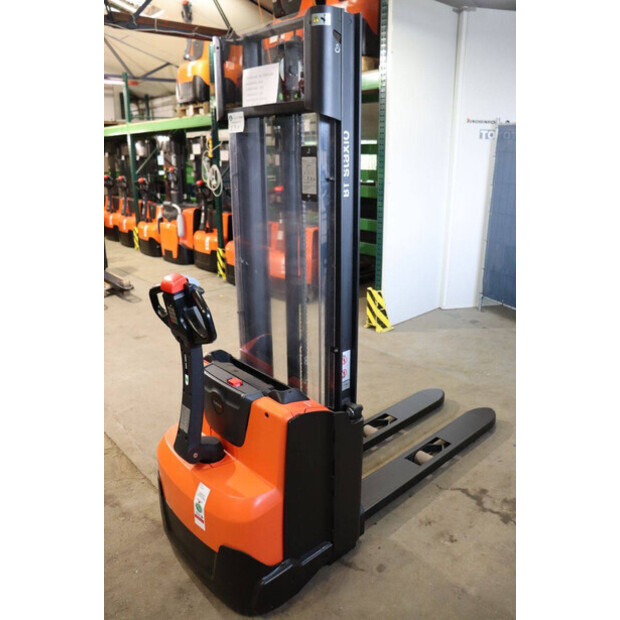 2019 Toyota SWE 100-42105492