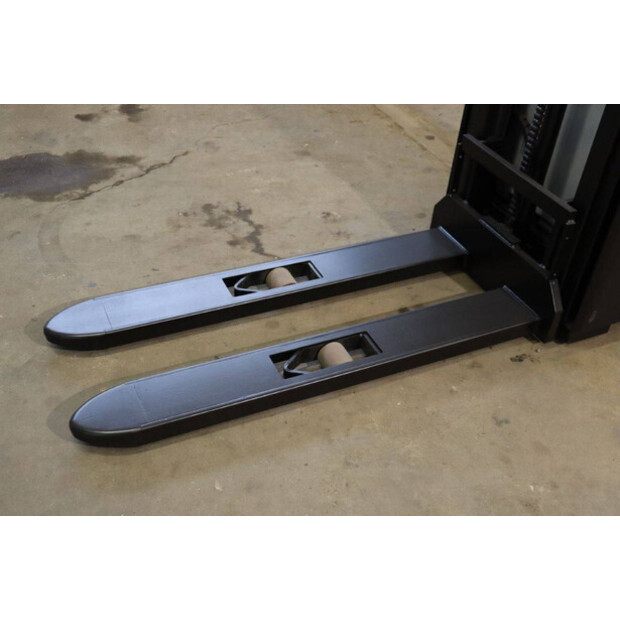 2019 Toyota SWE 100-42105496