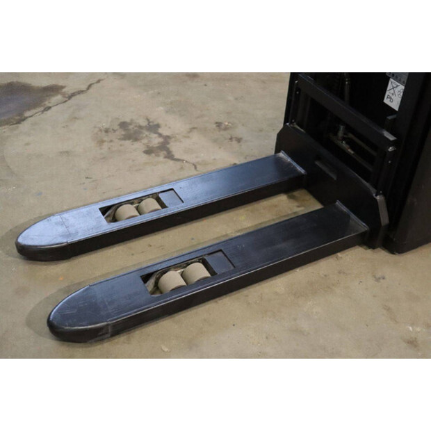 2017 Toyota SPE120-42105587