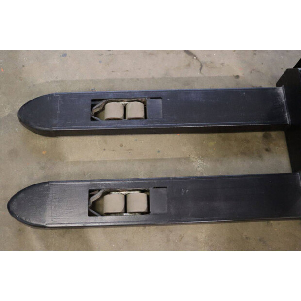 2017 Toyota SPE120-42105589