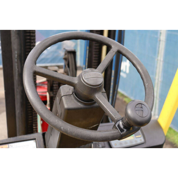 2002 هايستر J2.50XM-717-42106181