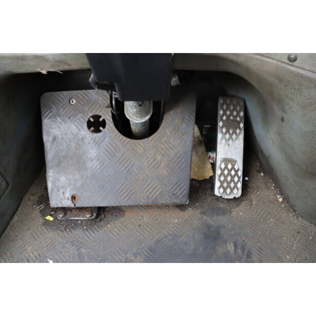 2000 SMV SL13.6-600A-42106574