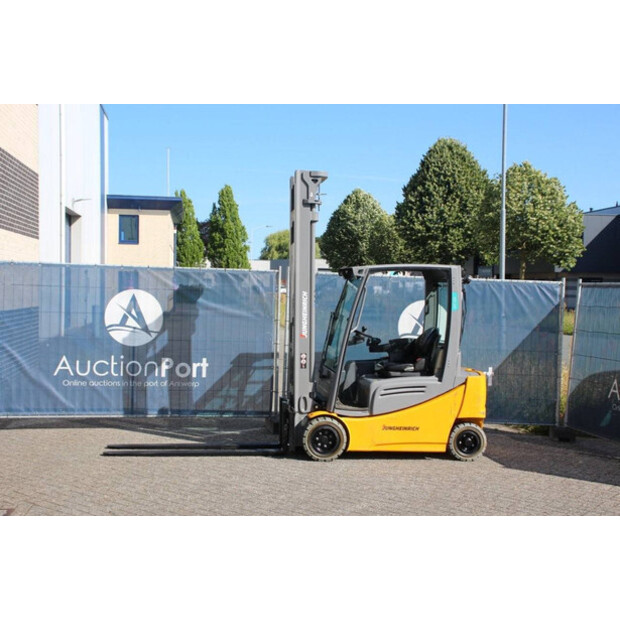 2019 Jungheinrich EFG 320-42106878