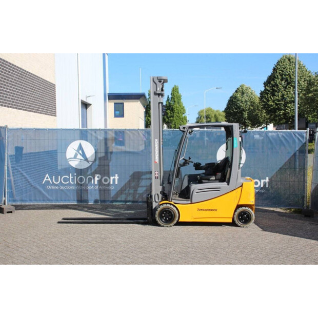 2019 Jungheinrich EFG 320-42106879