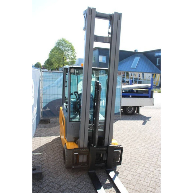 2019 Jungheinrich EFG 320-42106883