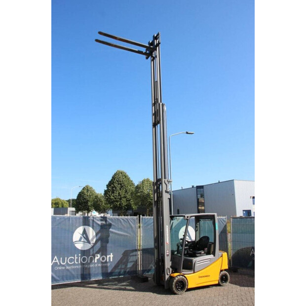 2019 Jungheinrich EFG 320-42106906