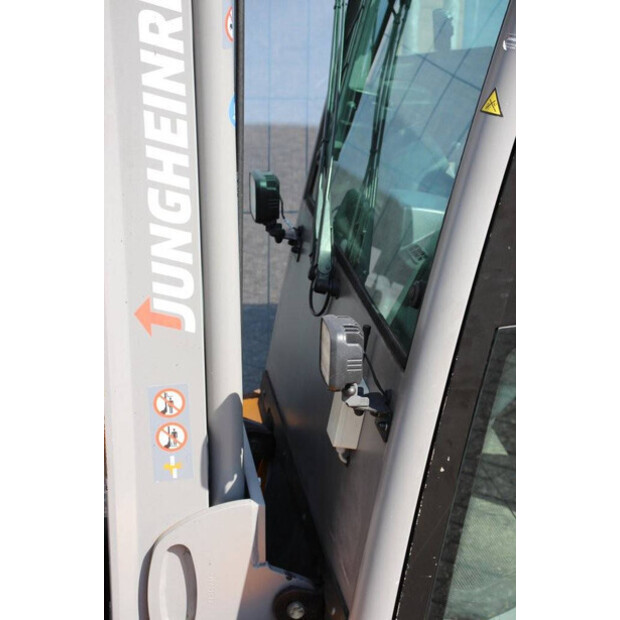 2020 Jungheinrich TFG 320s-42107026