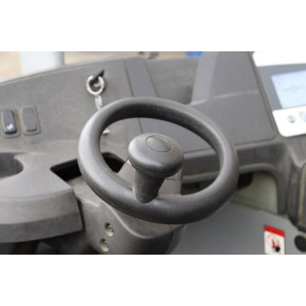 2019 Still FM-X17-42107464