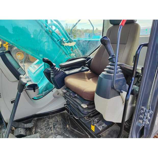 2015 كوبيلكو SK260NLC-9-42116085