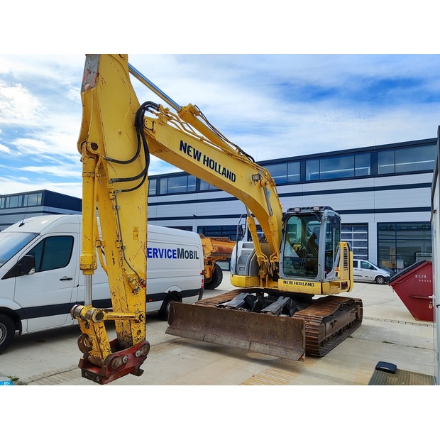 2012 نيو هولاند E235BSR-2-42116088