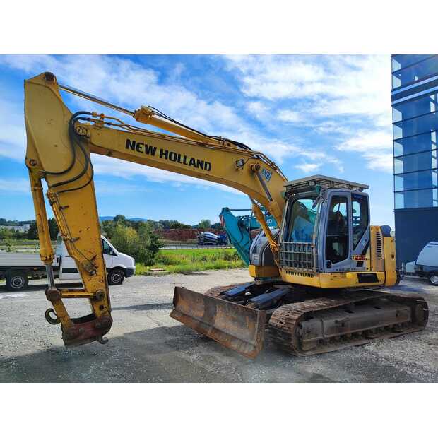 2011 نيو هولاند E235BSR-2-42116105