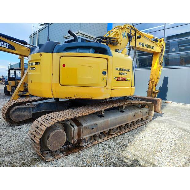 2011 نيو هولاند E235BSR-2-42116107