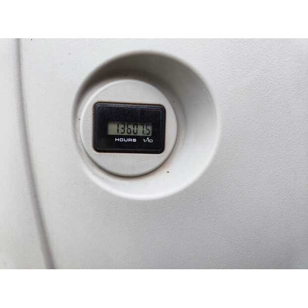 2011 نيو هولاند E235BSR-2-42116110