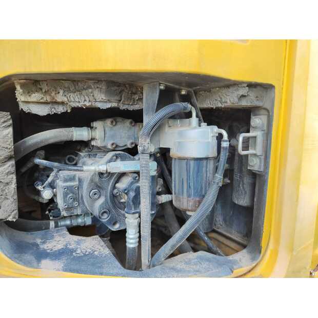 2011 نيو هولاند E235BSR-2-42116112