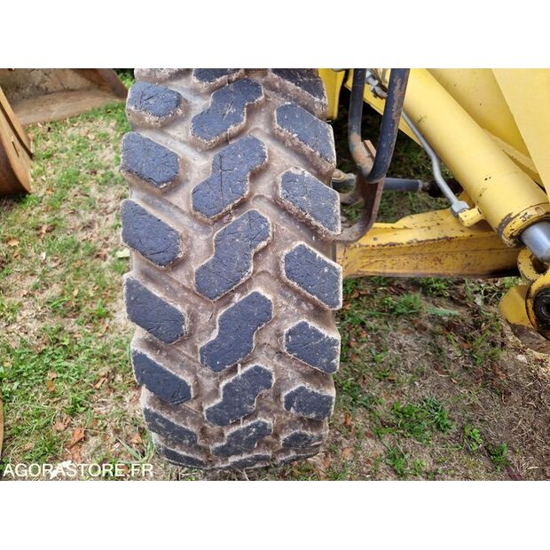 Komatsu WB97R-42121788