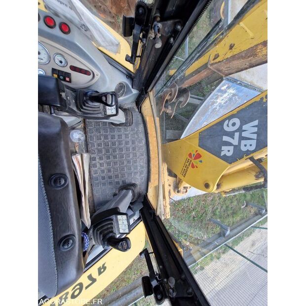 Komatsu WB97R-42121802