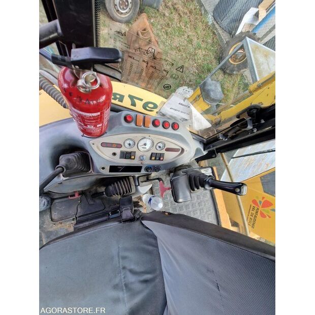 Komatsu WB97R-42121803