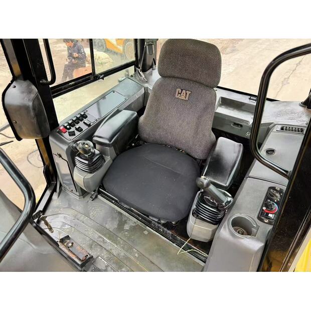 2020 Caterpillar D5K-42124418