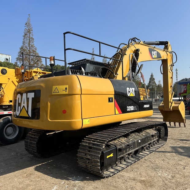 2024 كاتربيلر 320D-42136949