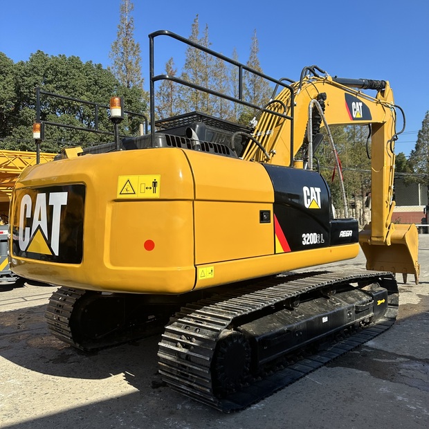 2024 كاتربيلر 320D-42136953