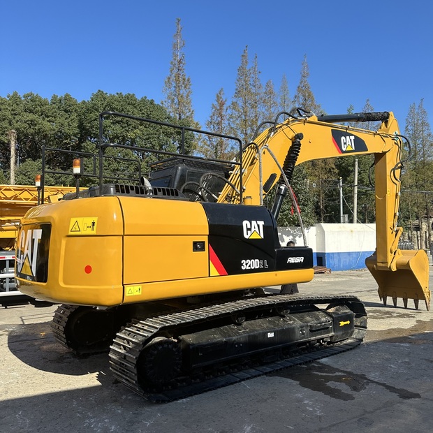 2024 كاتربيلر 320D-42136954