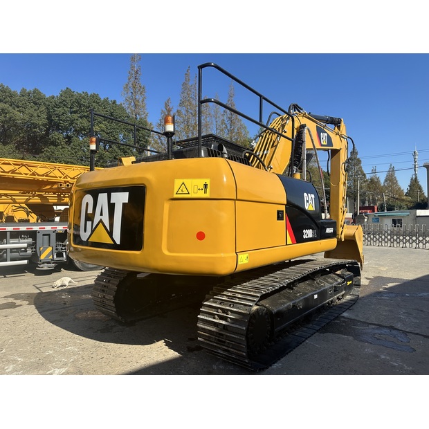 2024 كاتربيلر 320D-42136956