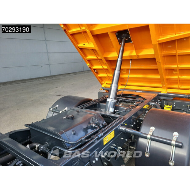2024 ايفكو 80EL220/P-42150730