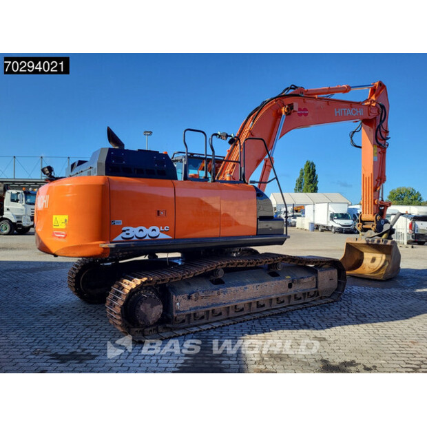 2018 Hitachi ZX300LC-6-42150853