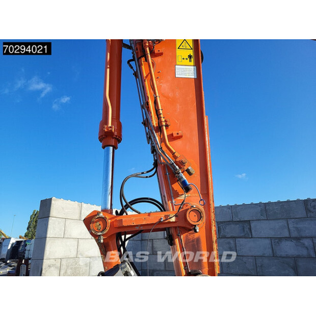 2018 Hitachi ZX300LC-6-42150860