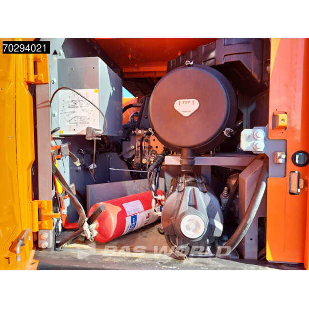 2018 Hitachi ZX300LC-6-42150865