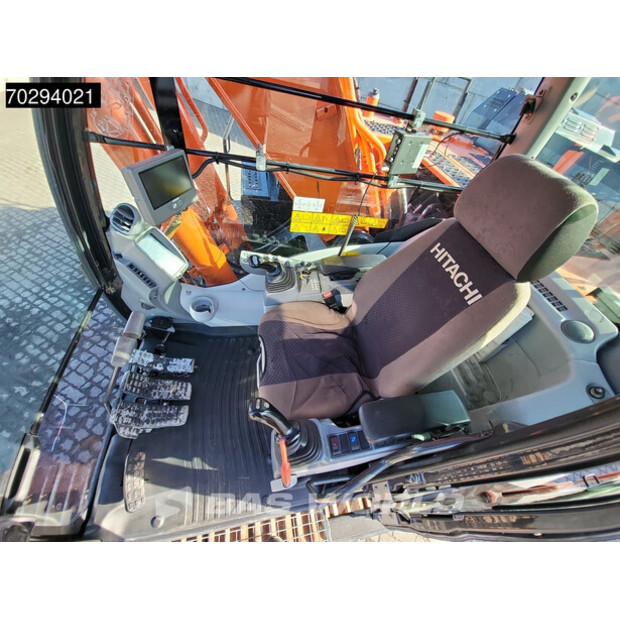 2018 Hitachi ZX300LC-6-42150883