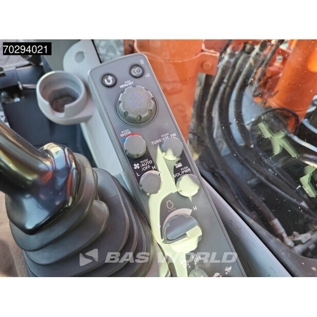 2018 Hitachi ZX300LC-6-42150885