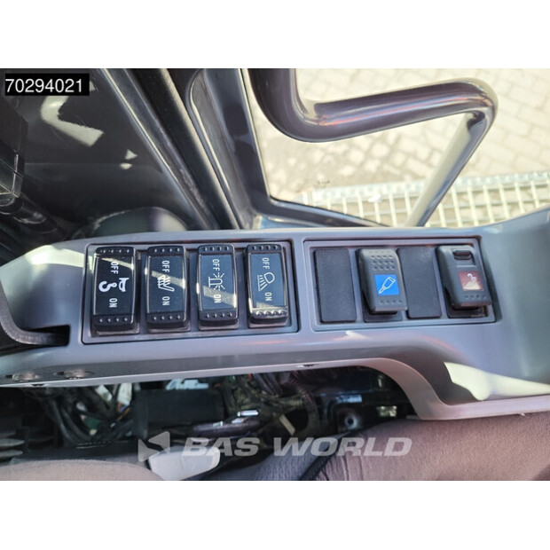 2018 Hitachi ZX300LC-6-42150887