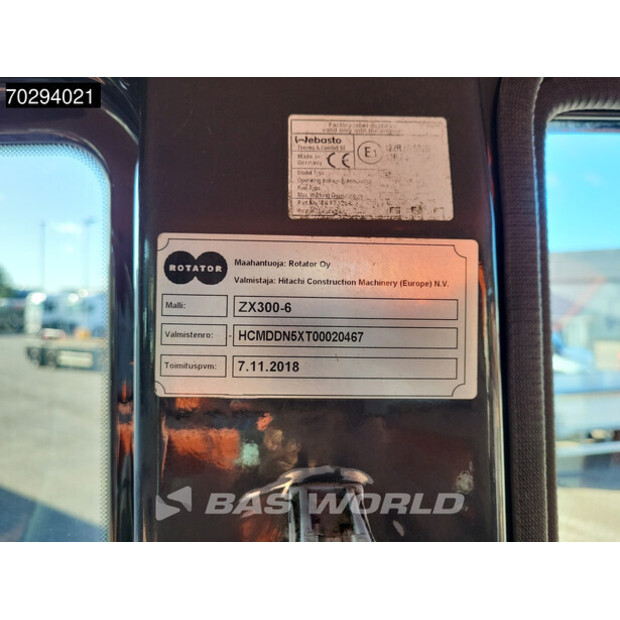 2018 Hitachi ZX300LC-6-42150888