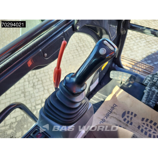 2018 Hitachi ZX300LC-6-42150889
