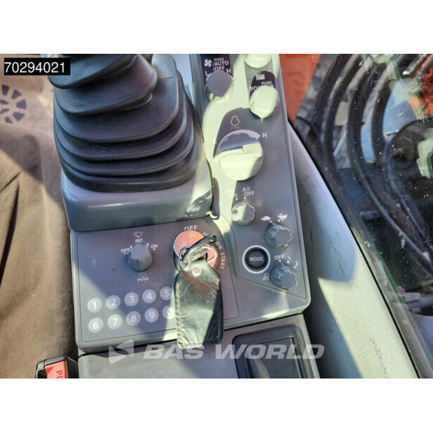 2018 Hitachi ZX300LC-6-42150892
