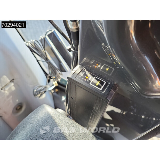 2018 Hitachi ZX300LC-6-42150893