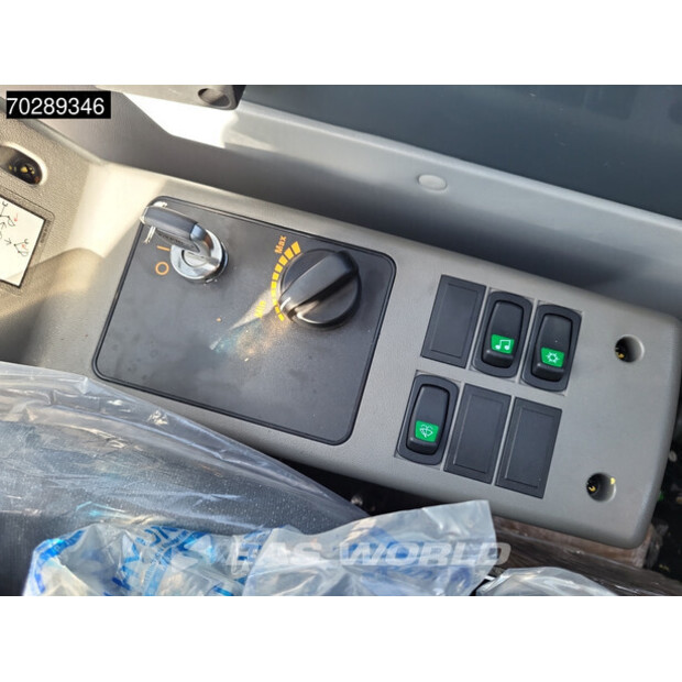 2025 Hyundai R210-42152120