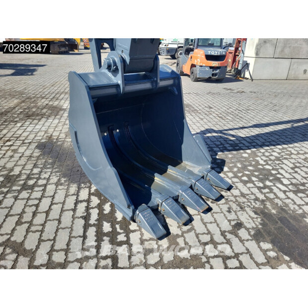 2025 هيونداي R210-42152144