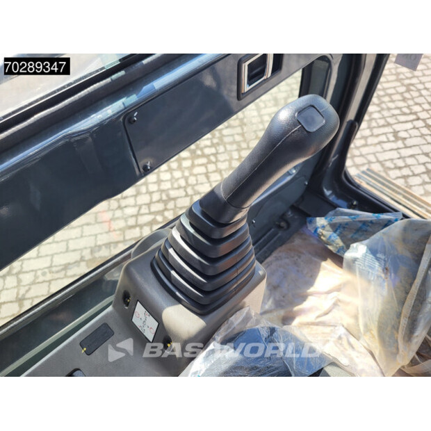 2025 هيونداي R210-42152156