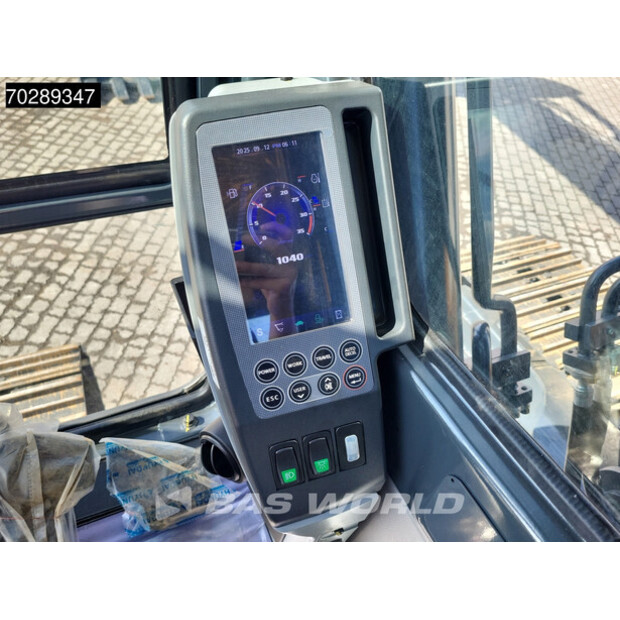 2025 هيونداي R210-42152157