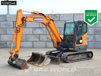 صورة ل حفارات صغيرة 2020 دووسان DX63-3