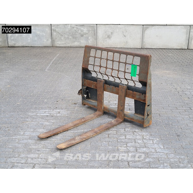 2021 كاتربيلر 226 D3 BUCKET + FORKS-42152552