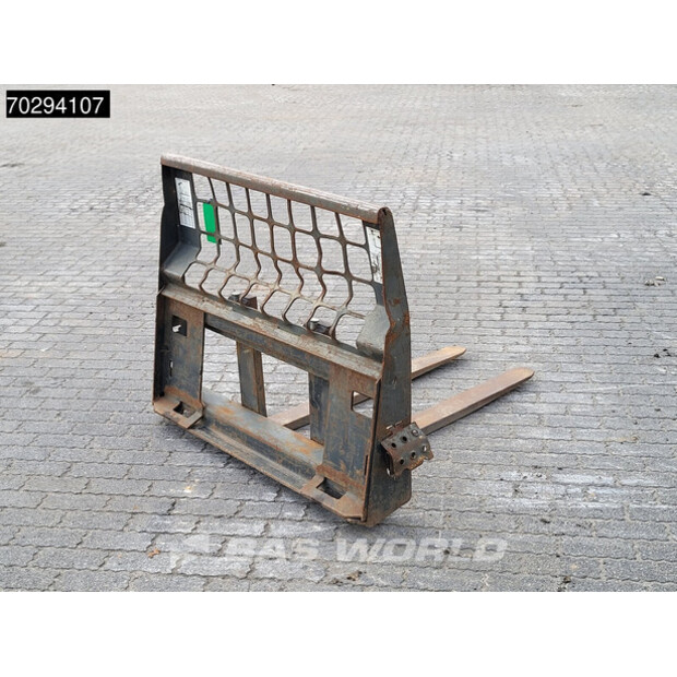 2021 كاتربيلر 226 D3 BUCKET + FORKS-42152555