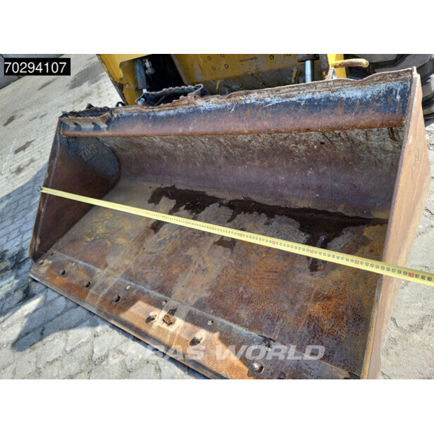 2021 كاتربيلر 226 D3 BUCKET + FORKS-42152557