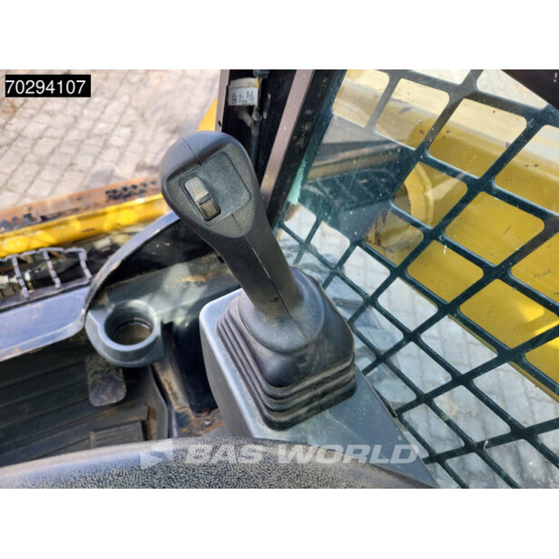 2021 كاتربيلر 226 D3 BUCKET + FORKS-42152568