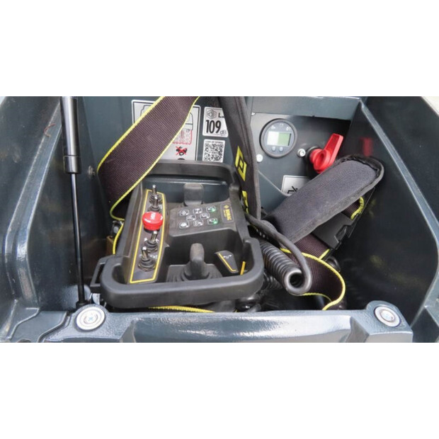 2025 BOMAG BMP 8500-42175717