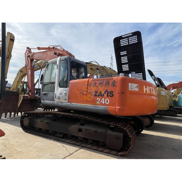 2023 Hitachi ZX240-42175857