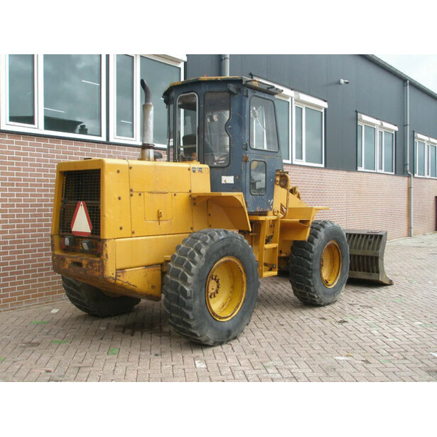1990 كوماتسو W40-2-42177366