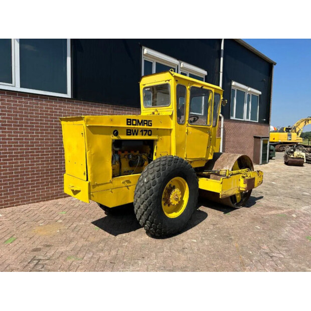 1982 بوماج BW170D-42177467